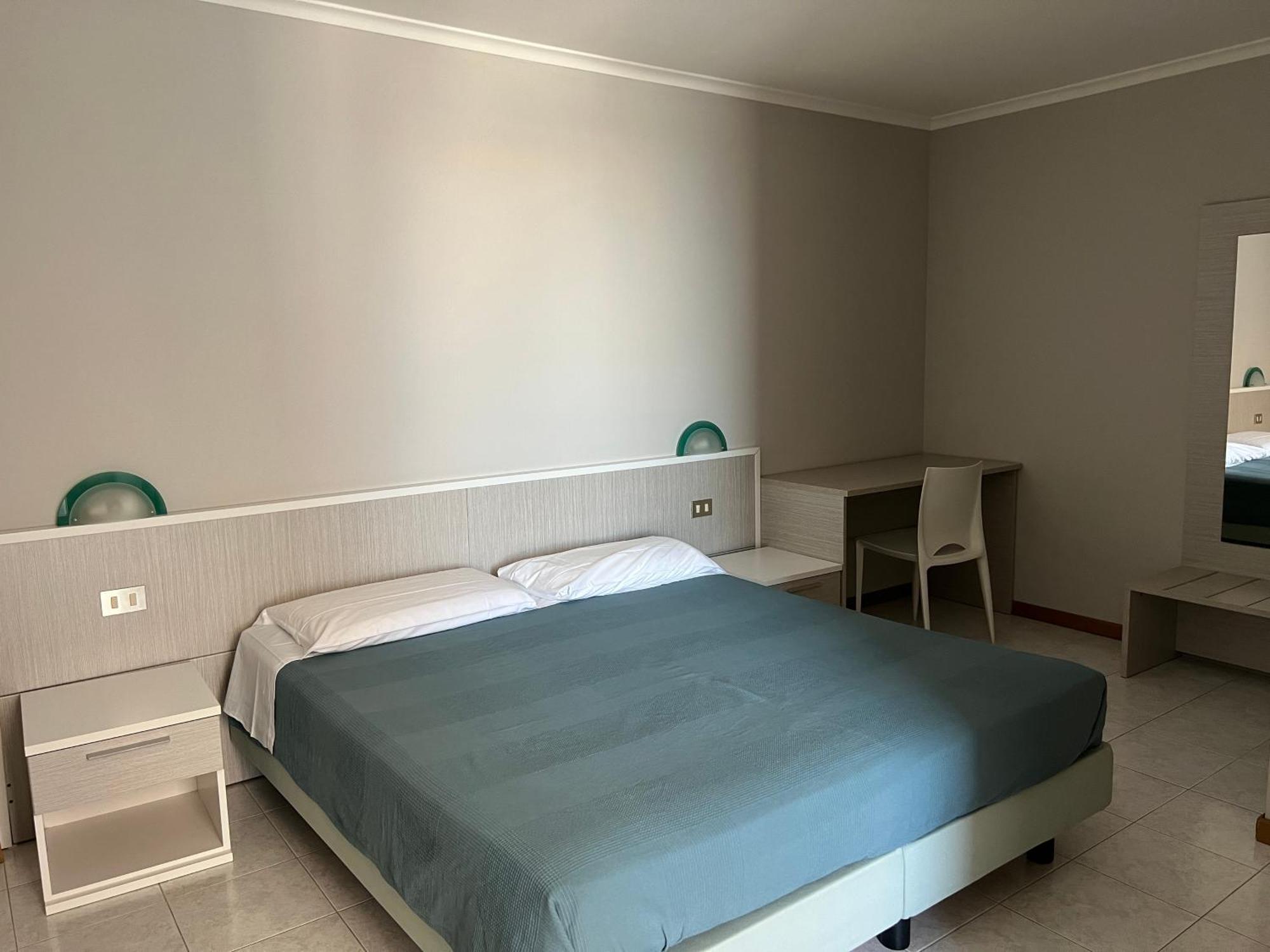 גראדו Hotel Lydia מראה חיצוני תמונה